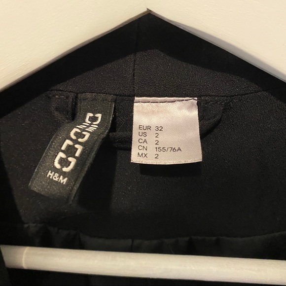 3/20$ H&M divided open blazer with double zipper - Picture 2 of 3